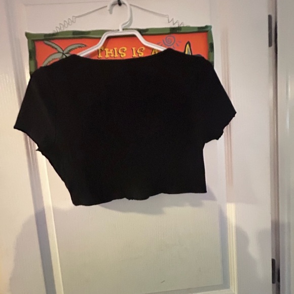 Black Button-Up Crop Top - Picture 6 of 7
